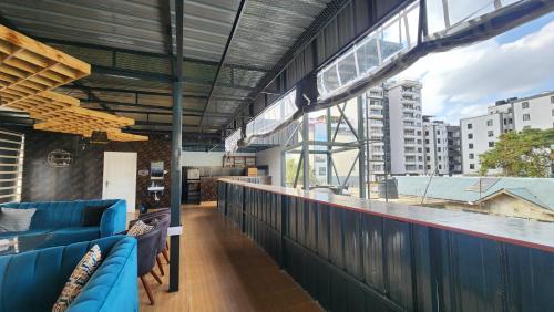 Kamakis Motel & Lounge in รุยรู