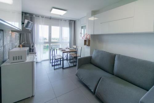 WELCS ESTUDIO 307 EMP con vistas al mar