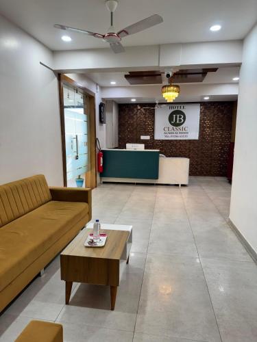 Hotel Jb Classic in หิมัตนคร