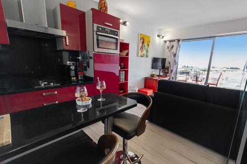La Coquette - Sea View - Parking - AC - Pool in Le Ray