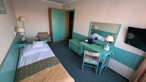 1 twin bed