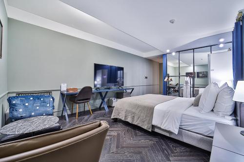 room detail thumbnail 1