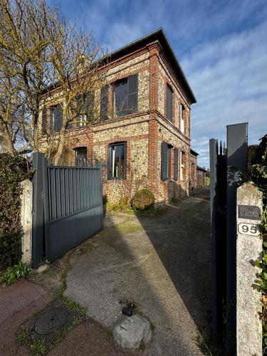 Ieeja, Maison familiale et spacieuse en bord de mer in Saint Aubin Sur Mer (Haute-Normandie)