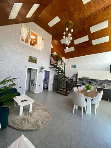 Qabala Bermoodhouses in Nohurqishlaq