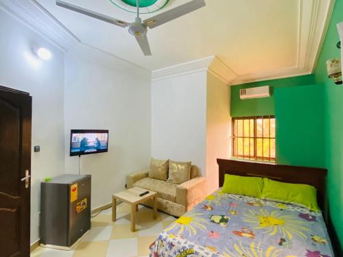 Studio meublé Calme discret et haut standing sise à Abomey Calavi Zoca – khách sạn tại Atlantique