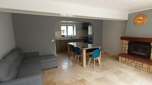 Iekārtas, Maison Beau Soleil in Niaux
