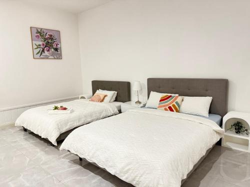 Melbourne Canterbury Residence by Fiona in Canterbury