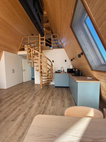 2 bedrooms, 3 beds