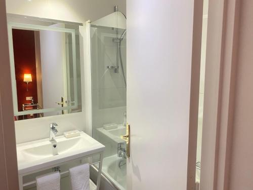 Austin's Saint Lazare Hotel - image 13