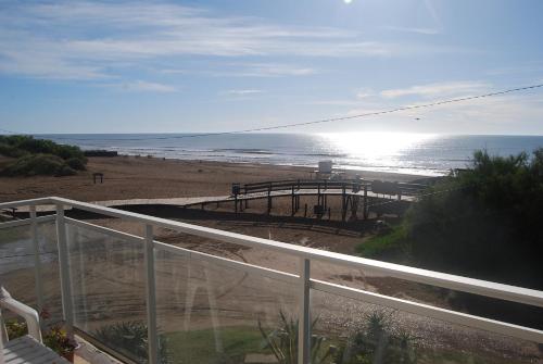 Vista al mar con acogedor departamento