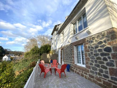 Maison avec jardin clos à 650m de la plage, parking, 2 chambres - FR-1-368-472