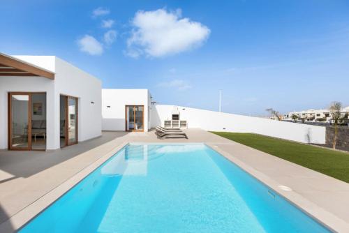 Villa Los Altos Navya 13B by Escape Home in 普拉亞布蘭卡