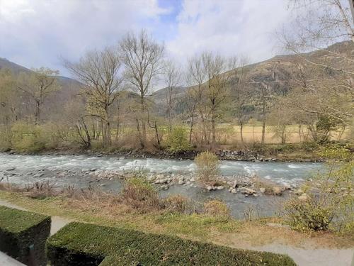 T3 6 pers à St-Lary-Soulan avec balcon, wifi et parking - FR-1-457-318 (T3 6 pers a St-Lary-Soulan avec balcon, wifi et parking - FR-1-457-318) in Saint-Lary-Soulan