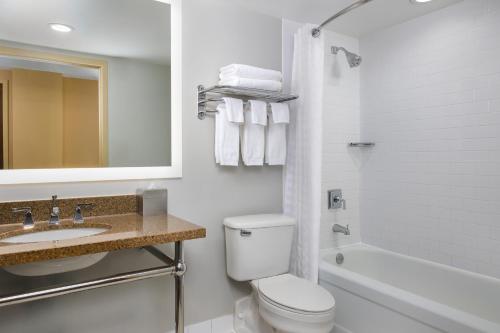 DoubleTree by Hilton Cincinnati Airport - image 7