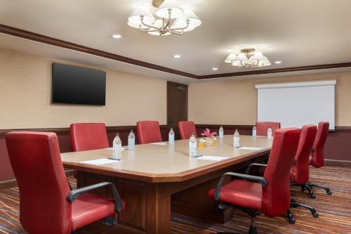 DoubleTree by Hilton Cincinnati Airport in Hebron, USA
