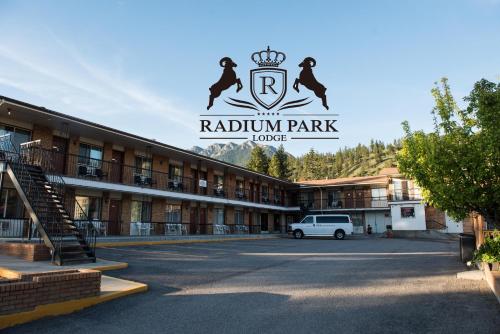 Radium Park Lodge - Accommodation - Radium Hot Springs