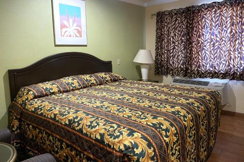 Sun Star Inn - image 9