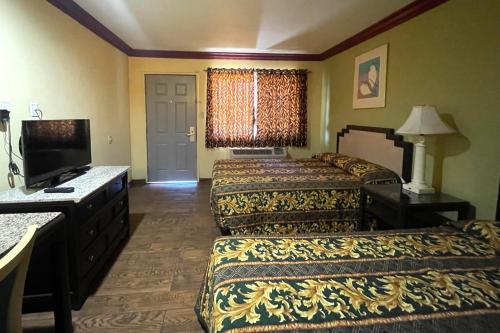 2 double beds