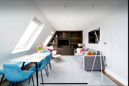 Impressive South Kensington Central Apartment - sleeps up to 6 - next to Museums direct from Heathrow - image 7
