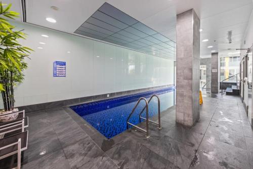 Resort-Style 1BR Apt in Adelaide CBD with Pool and Spa - image 4