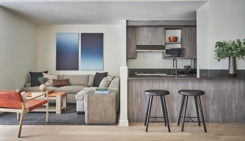 2 bedrooms, 3 beds