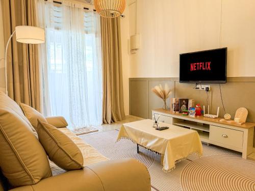 Facilities, Family Landed 2BR House with Coway Free WiFi and Netflix for 8 Guests in Kamunting