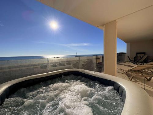 Valras-Loc Archipel Capri Jacuzzi with Sea View - Apartment - Valras-Plage