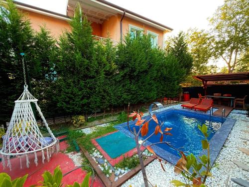 Mansion with private pool in Sapanca – khách sạn tại Sapanca