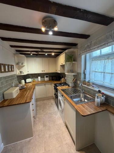 Pretty Cottage in Harleston, Norfolk, dog friendly in 哈爾斯頓