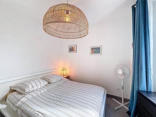 Appartement T2 lumineux sur le Vieux Port La Ciotat - FR-1-770-11 - image 3