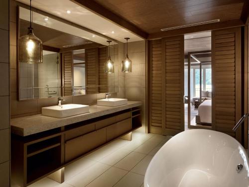 Bathroom, Resorts World Langkawi near Dayang Bunting Island