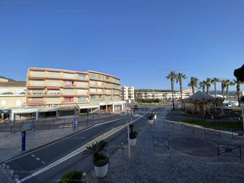 T2 climatisé au Port de Cavalaire avec garage privé - FR-1-100-365