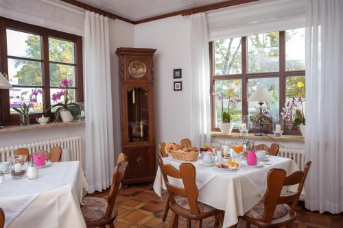 Ēdiens un dzērieni, Hotel Gästehaus Hirsch (Hotel Gastehaus Hirsch) in Remseck am Neckar