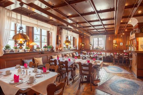 Restorāns, Hotel Gästehaus Hirsch (Hotel Gastehaus Hirsch) in Remseck am Neckar