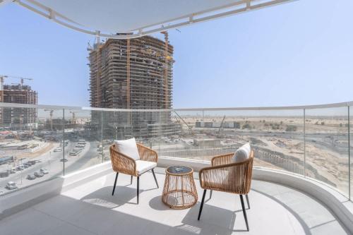 Al Barsha Apartment Sleeps 2 with Private Balcony - image 11