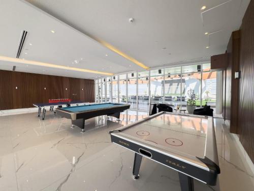 Al Barsha Apartment Sleeps 2 with Private Balcony - image 13
