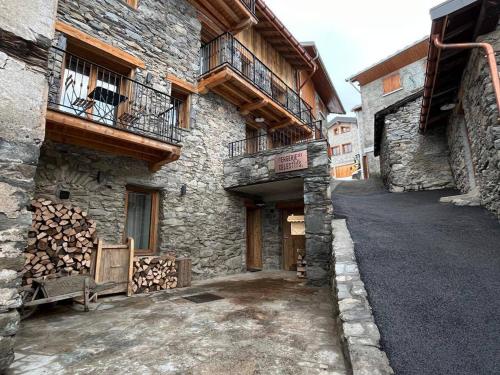 Charmant appartement 4 personnes proche centre - FR-1-570-75 in Villarencel