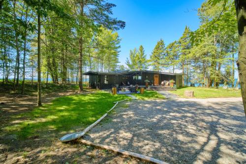 TreeTops of Lake Michigan Beach Front and Spa Family Home - image 5