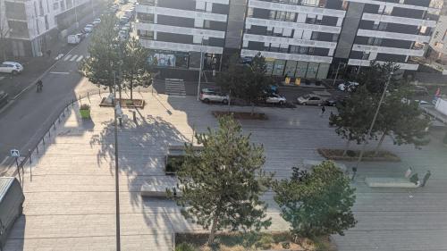 Вид, Le Cézanne - Paris et Aéroport CDG 20min - Balcon (Le Cezanne - Paris et Aeroport CDG 20min - Balcon) in Сарсель