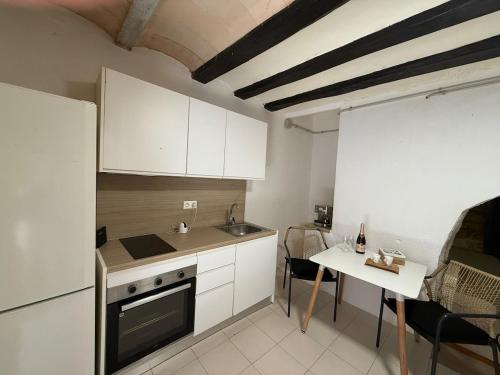 Konyha, Precioso apartamento en masia del s XIV in San Jordi Desvalls