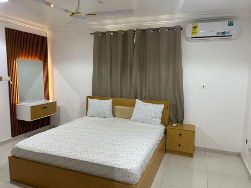 Mobile Doctors Apartments, Akra
