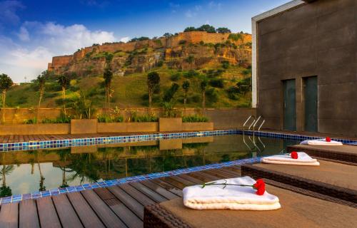 泳池, 瓜里爾克拉克斯套房旅館 (Clarks INN Suite Gwalior) in 瓜裏爾