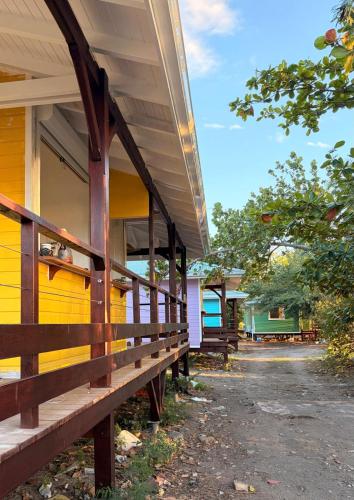 Bungalow sur la plage Balaou in Le Carbet