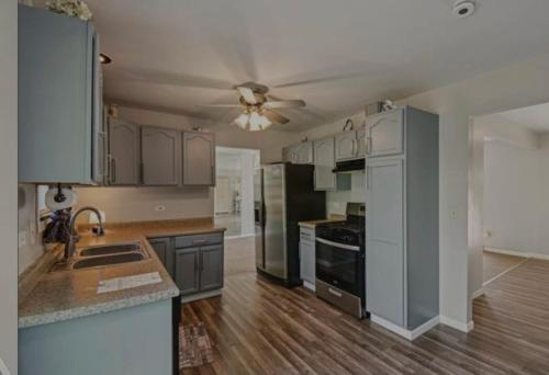 Stunning Brick Tri Level Home 420 friendly in Matteson (IL)