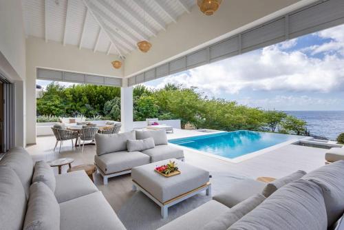 Pub/Lounge, Villa Flores Corales 84 - Coral Estate in Willibrordus