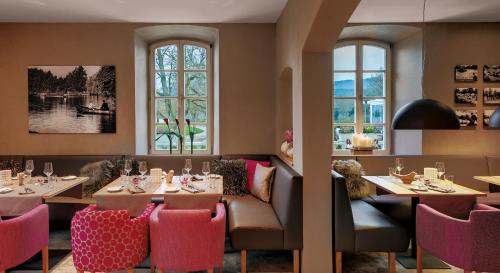 Nells Park Hotel - image 12