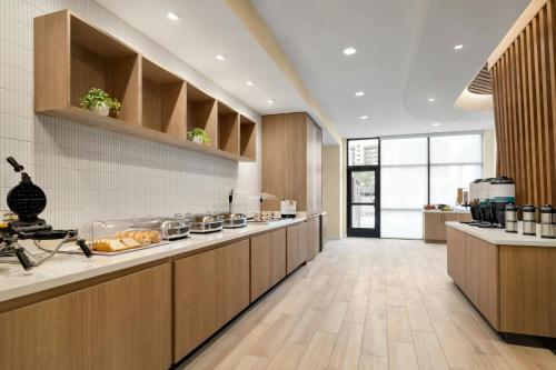 Food and beverages, SpringHill Suites by Marriott Orange Beach Gulf Shores in Orange Beach