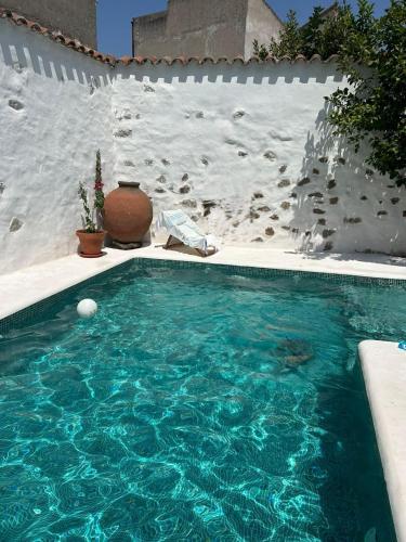 Peldbaseins, El Corral de Tía Gloria (El Corral de Tia Gloria) in Segurilla