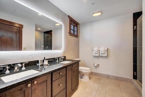 Luxury 2 Bedroom Condo with Mountain View condo - image 4