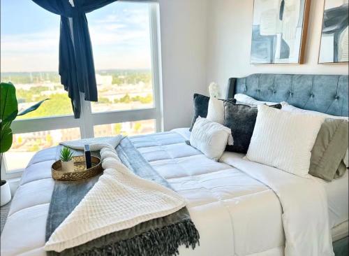 Diamond Cove Highrise Suite in English Avenue